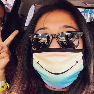 Meet your Posher, Riss